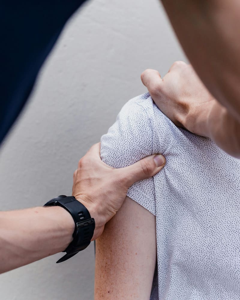 Shoulder Pain treatment at IA Chiropractic, Thornlie